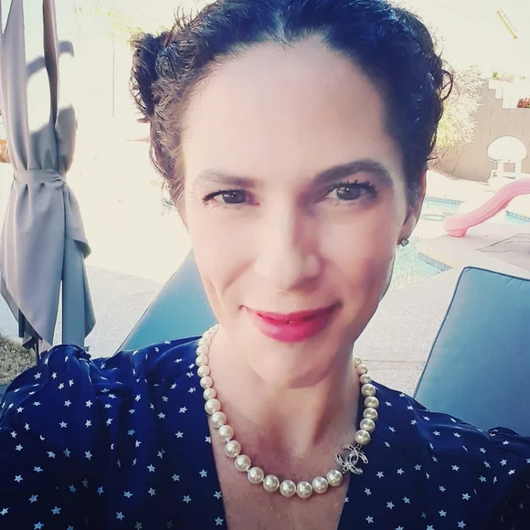 Meet your Posher, Ryzn Sun - Picture 2 of 9